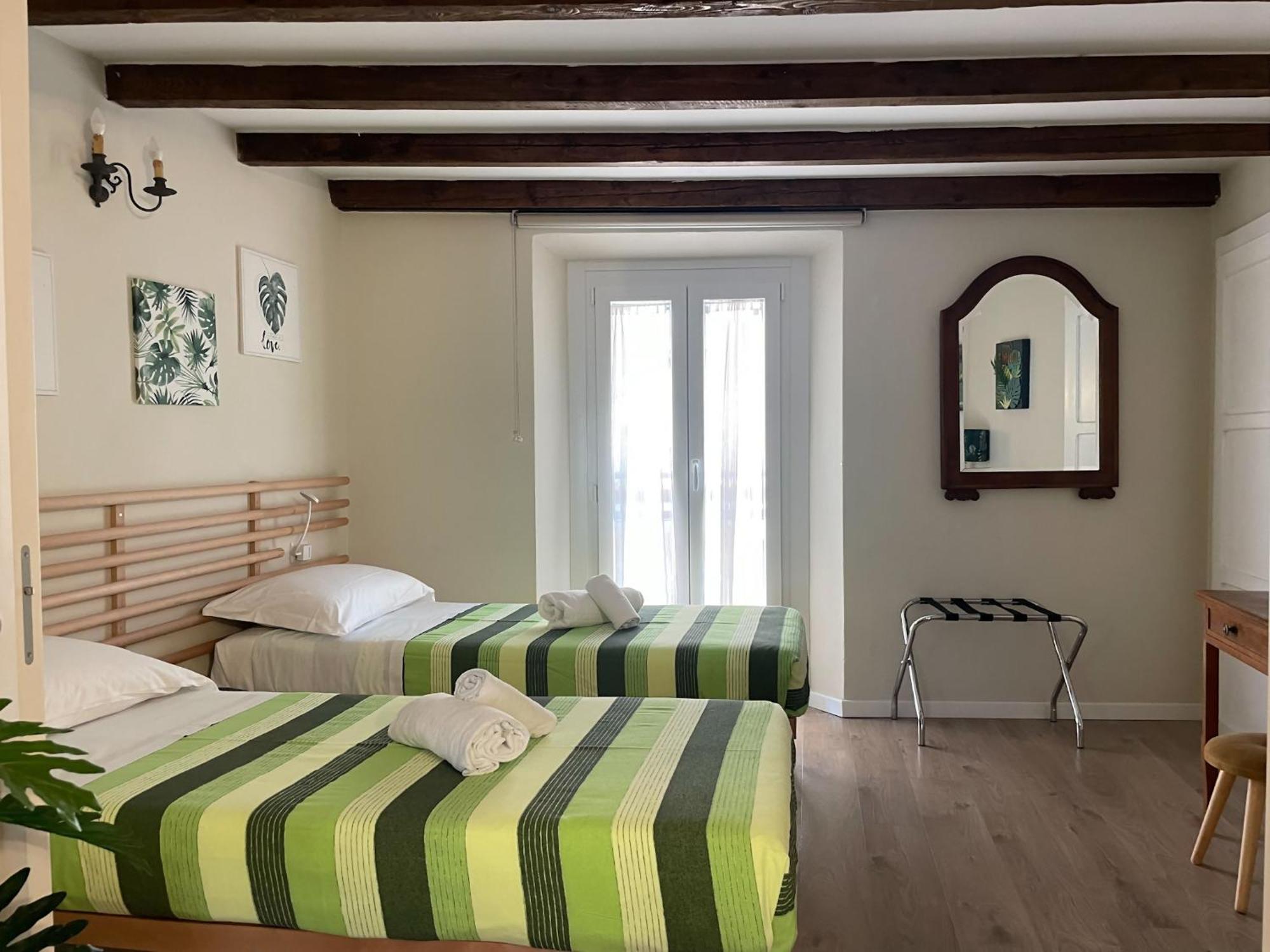 Dimora Romantica Apartment Bellagio Bagian luar foto
